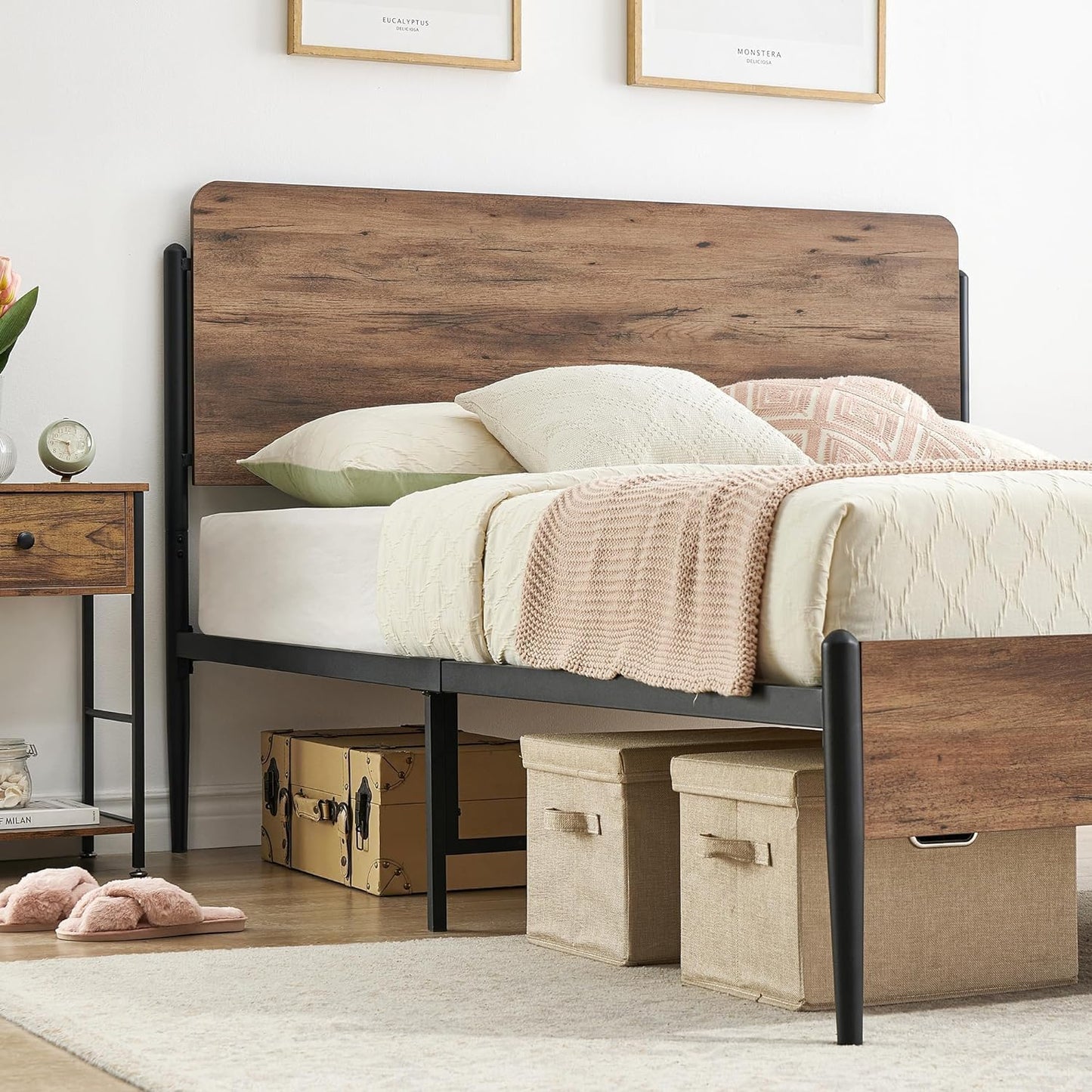 Roman Bed with Side Tables