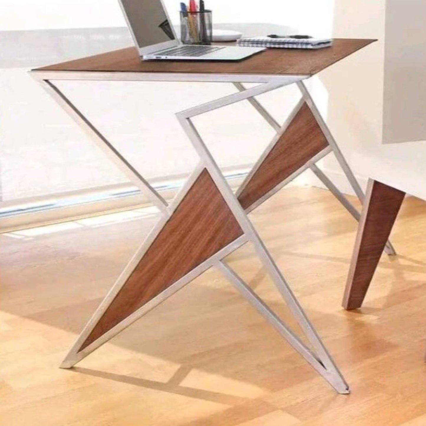 Trevi Computer Table